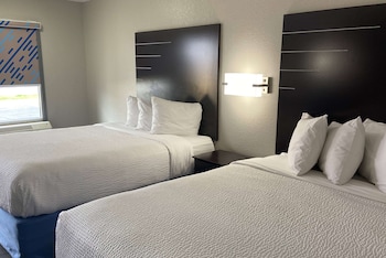Room, 2 Queen Beds, Smoking