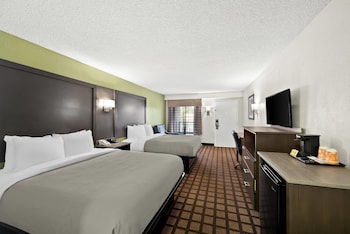 Room, 2 Queen Beds, Accessible, Non Smoking