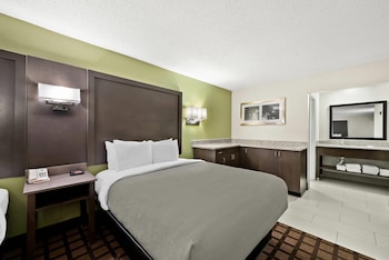 Standard Room, Multiple Beds, Non Smoking