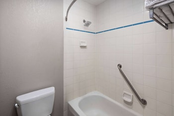 Studio Suite, 1 King Bed, Non Smoking
