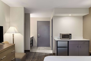 Room, 1 King Bed, Non Smoking
