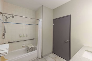 Room, 1 Queen Bed, Accessible, Non Smoking (Mobility, Bathtub)