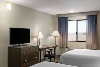 Deluxe Studio Suite, 2 Queen Beds, Non Smoking