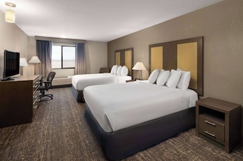 Deluxe Studio Suite, 2 Queen Beds, Non Smoking