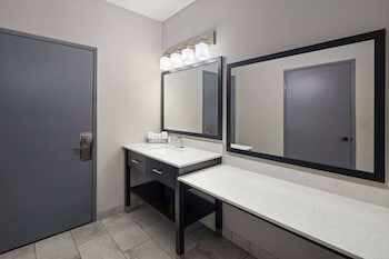 Room, 2 Queen Beds, Accessible, Non Smoking (Mobility, Bathtub)