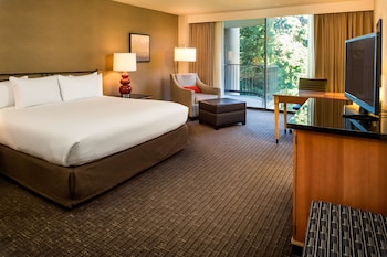Deluxe Room, 1 King Bed, Balcony
