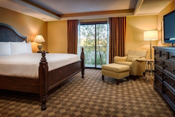 Suite, 1 King Bed, Balcony, Lake View