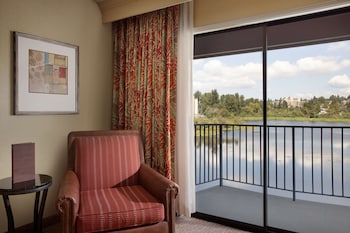 Standard Room, 1 King Bed, Balcony