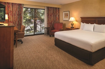 Standard Room, 1 Queen Bed, Balcony