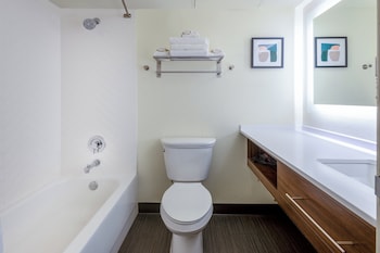 Standard Room, 2 Queen Beds