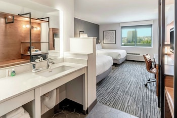Traditional Room, 2 Queen Beds