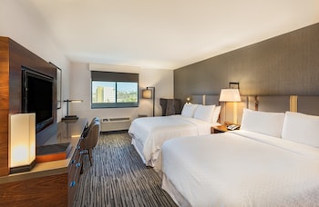 Traditional Room, 2 Queen Beds (Mobility/Hearing Access, Roll-In Shwr)