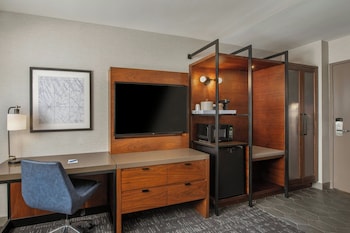 Traditional Room, 1 King Bed