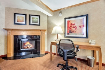 Premium Room, 1 King Bed, Non Smoking, Fireplace