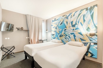 Room, Multiple Beds