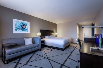 Deluxe Room, 1 King Bed