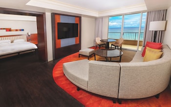 Suite, 1 King Bed (Regency)
