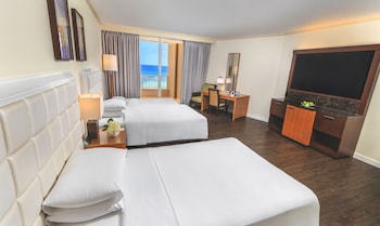 Deluxe Room, 2 Double Beds, Oceanfront