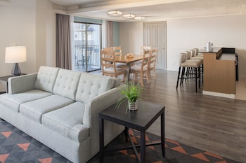Suite, 1 Bedroom, Courtyard View