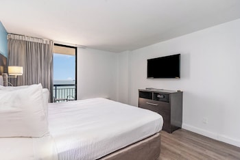 Oceanfront Room King Bed with Balcony