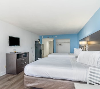 Oceanfront Room 2 Queen Beds No Balcony