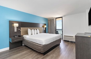 Oceanfront King Suite
