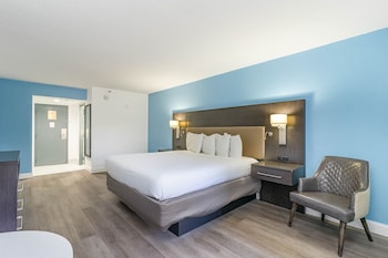 Oceanfront King Suite