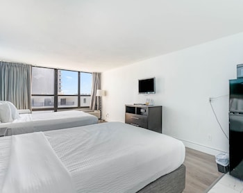 Oceanfront Room 2 Queen Beds No Balcony