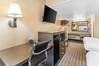 Studio Suite, Non Smoking (3 Queen Beds)