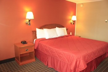 Standard Room, 1 Queen Bed, Refrigerator & Microwave