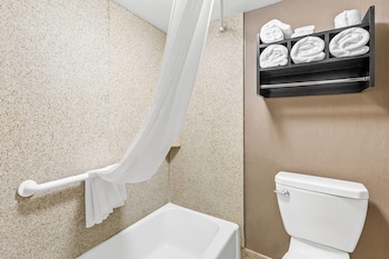 Studio Suite, Non Smoking (3 Queen Beds)