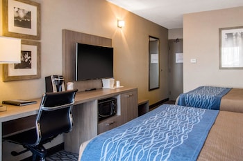 Room, 2 Queen Beds, Non Smoking (2nd Floor)