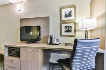 Room, 2 Queen Beds, Non Smoking (2nd Floor)