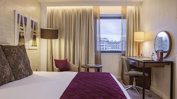 Standard Room, 1 Queen Bed