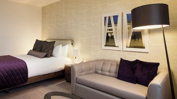 Premium Room, 1 Queen Bed with Sofa bed