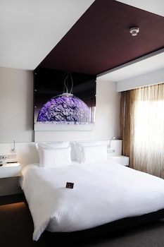 Deluxe Room, 1 Queen Bed