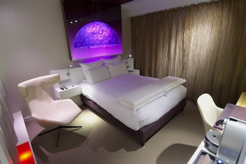 Deluxe Room, 1 Queen Bed