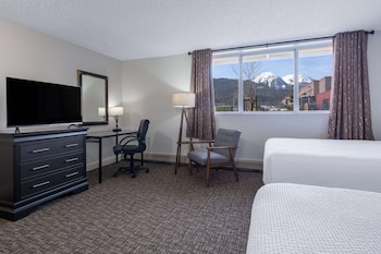 Room, 2 Queen Beds, Non Smoking (Lower Flow)