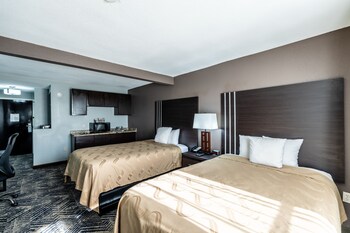 Suite, 2 Double Beds, Non Smoking (Efficiency)