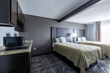 Suite, 2 Double Beds, Non Smoking (Efficiency)