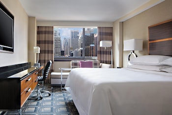 Premier Room, 1 King Bed, City View