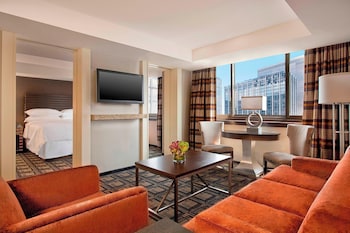 Executive Suite, 1 King Bed with Sofa bed