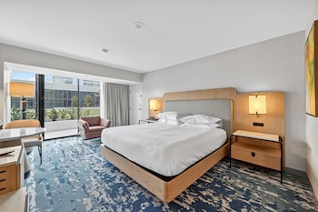 Premium Room, 1 King Bed