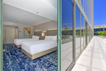 Room, 1 King Bed (Lanai Deck)