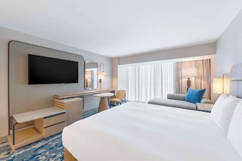 Premier Suite, 1 King Bed, Accessible (Hearing)