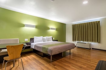 Standard Room, 1 King Bed, Non Smoking