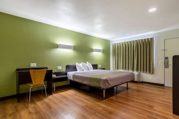 Standard Room, 1 King Bed, Smoking