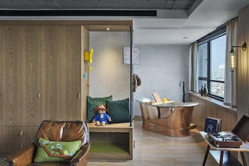 Suite (Clubhouse)