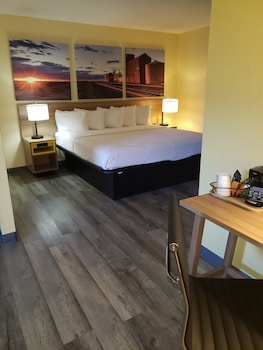 Executive Suite, 1 King Bed, Non Smoking