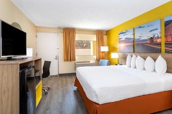 Room, 1 King Bed, Accessible, Non Smoking